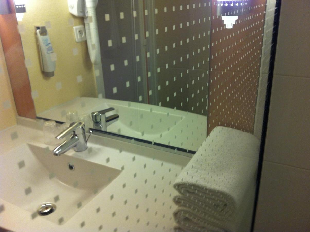 Ibis Grenoble Centre Bastille Room photo